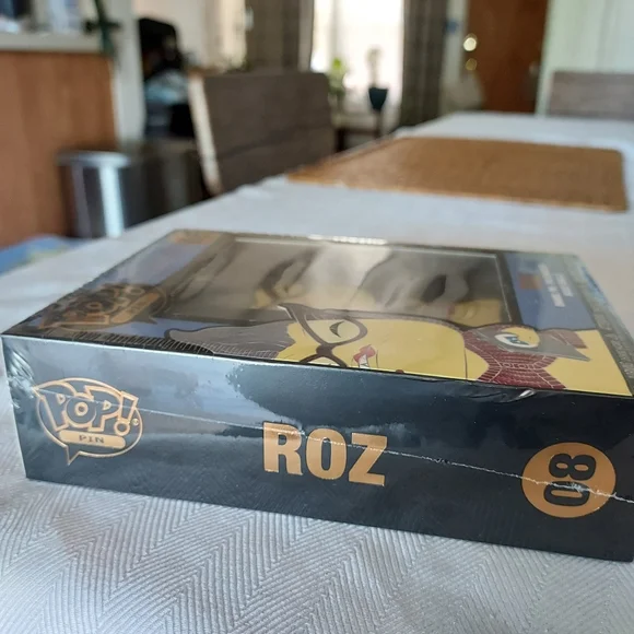 Funko Roz pin - Picture 4 of 7